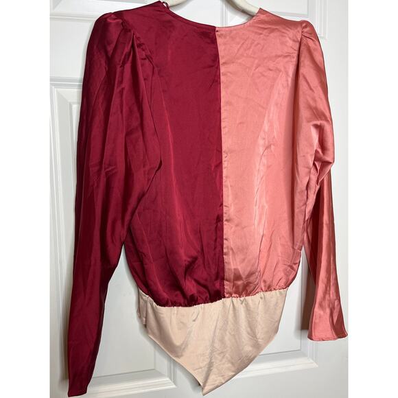 Strut and Bolt NEW Satin Pink Colorblock V Neck Wrap Bodysuit Size Medium - Picture 2 of 7